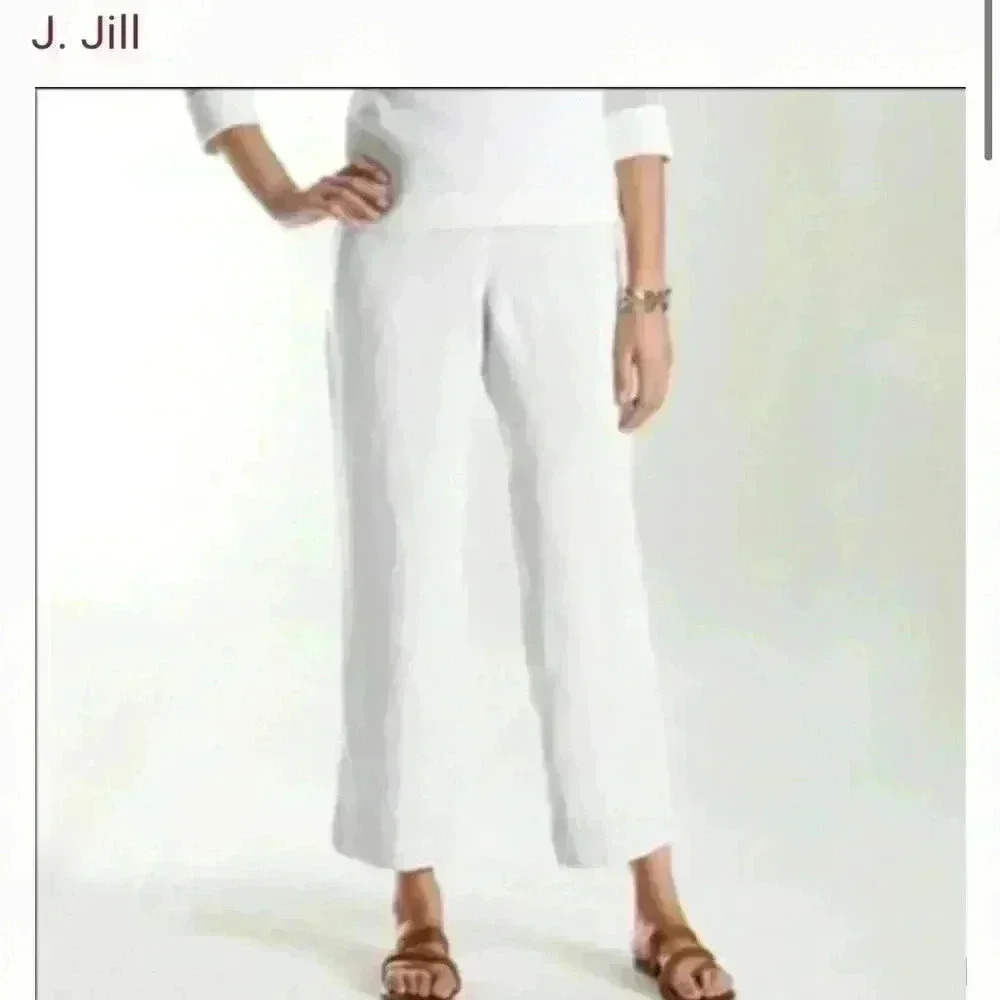 J. Jill Linen Stretch White Capri Pants hemline down middle